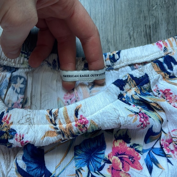 AMERICAN EAGLE OFF THE SHOULDER FLORAL PATTERN TOP | WOMEN’S BLOUSE - Picture 2 of 4